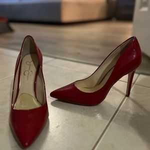 Jessica Simpson heals - size 9